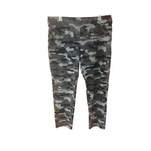 Duluth Trading Co Camo Print Leggings